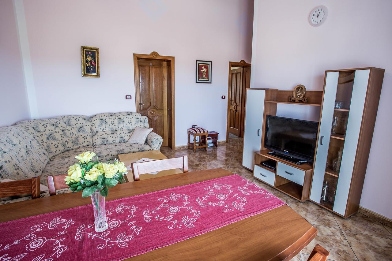 Villa Veli Vrh Pula Exterior photo