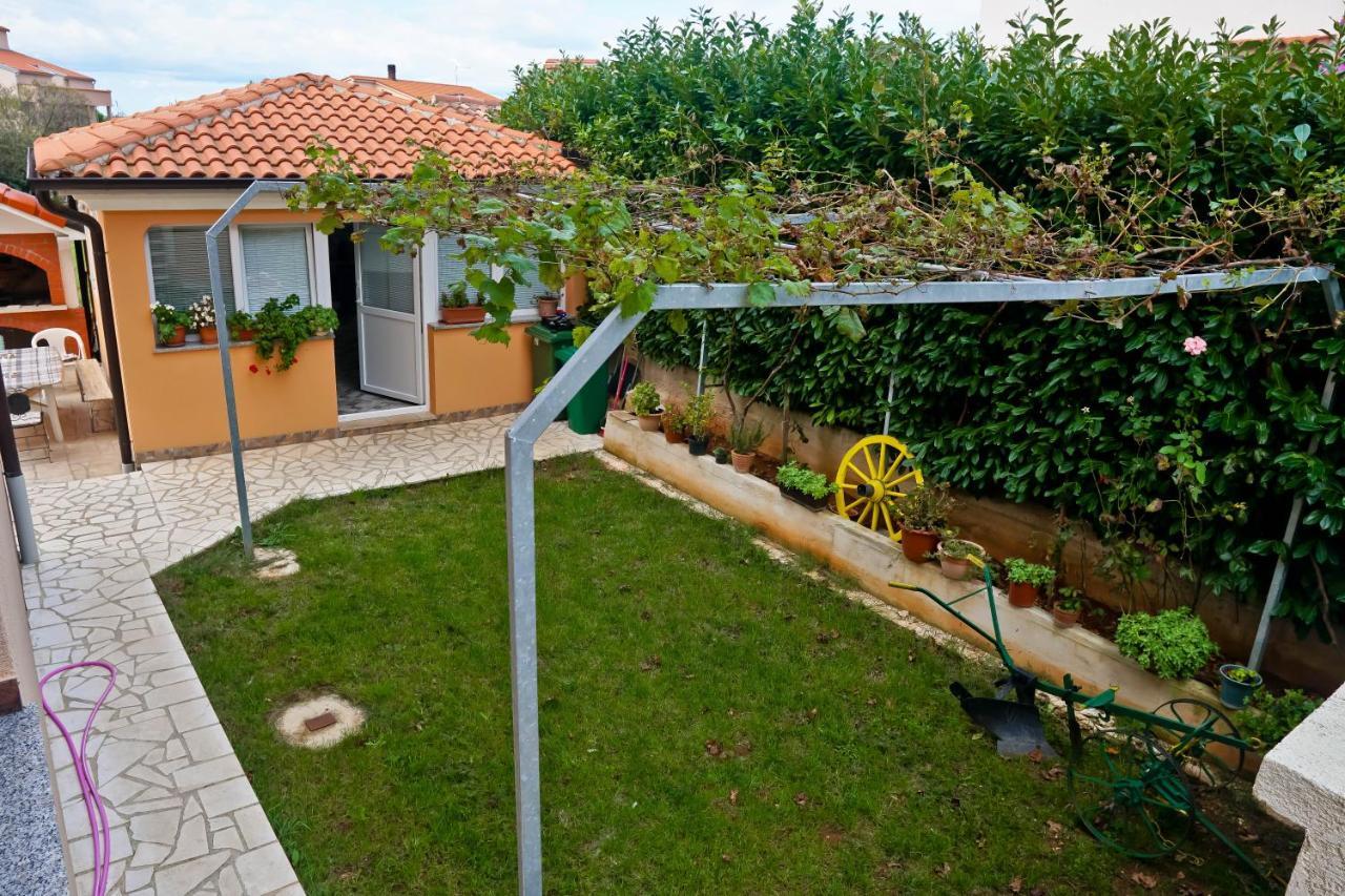 Villa Veli Vrh Pula Exterior photo